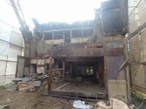7月30日　大垣市　Ｉ様邸　重機解体開始